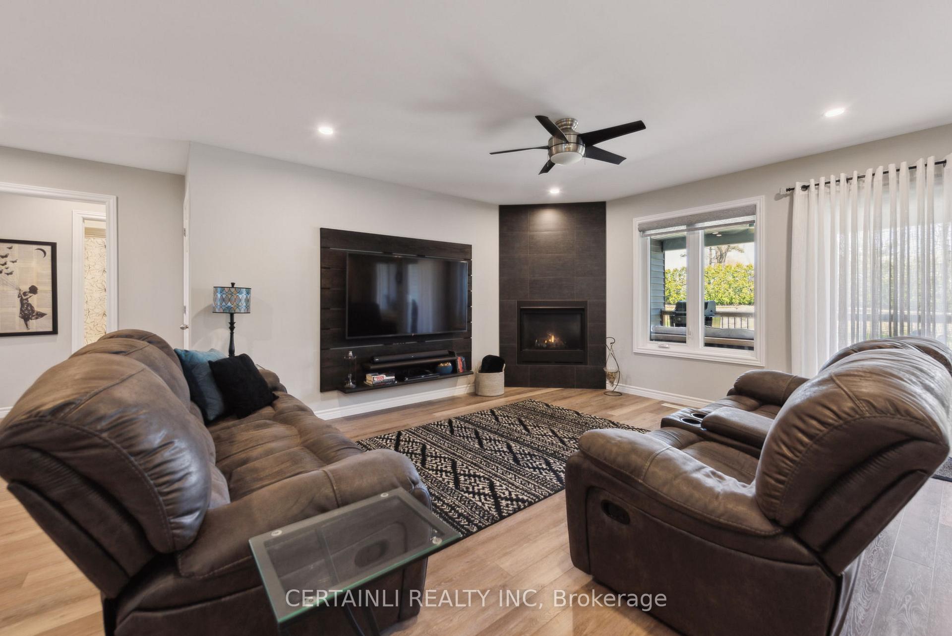 Photo 3 of 8924 Morris Street, Dutton/Dunwich, Iona — HOMEH