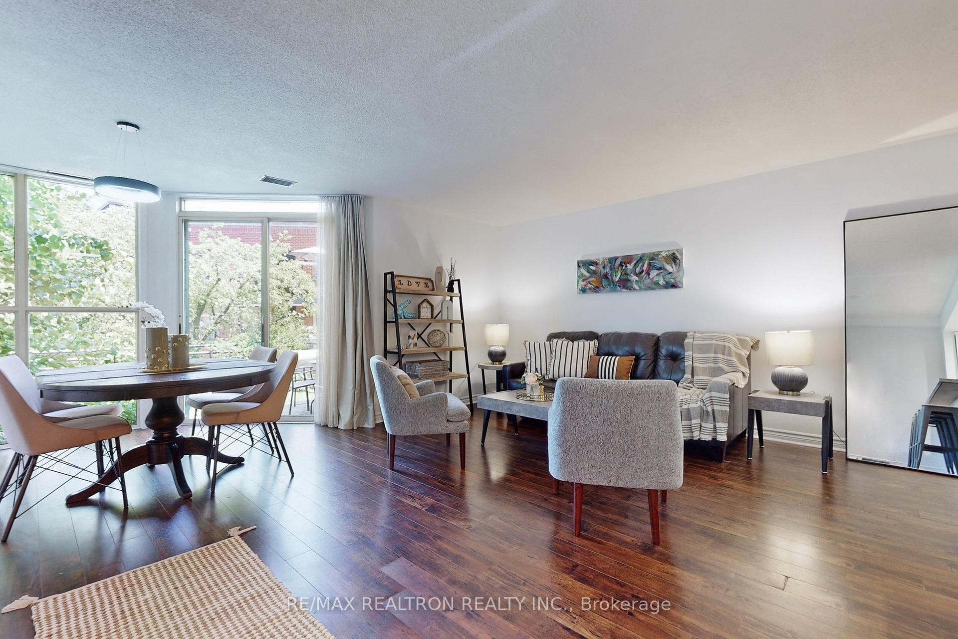 Photo 4 of Unit 4, 100 Arbors Lane, Vaughan, West Woodbridge — HOMEH