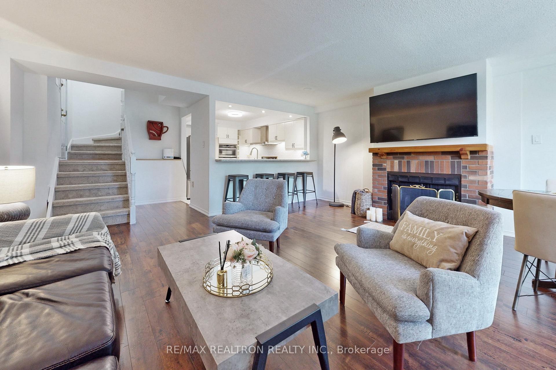 Photo 9 of Unit 4, 100 Arbors Lane, Vaughan, West Woodbridge — HOMEH