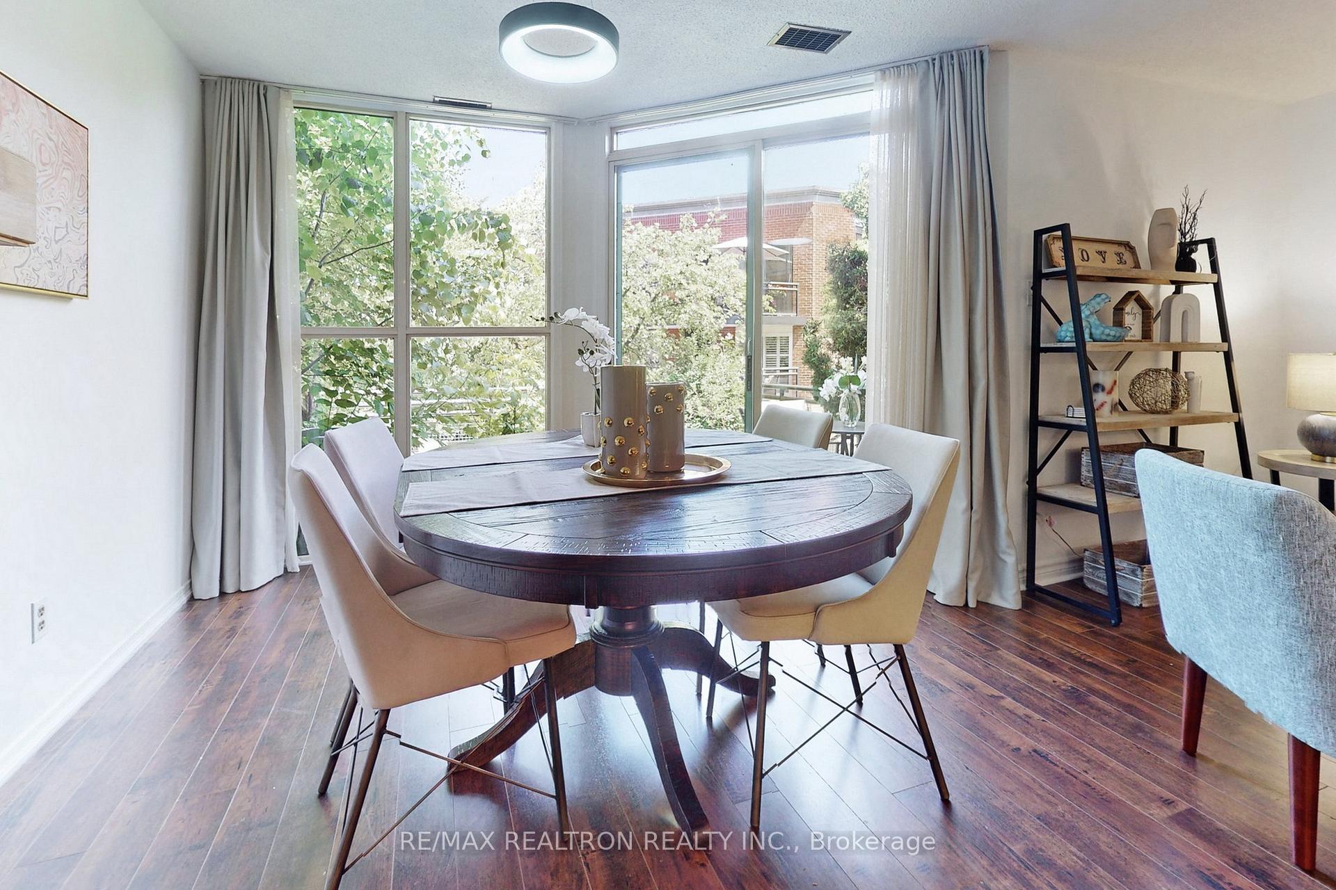 Photo 10 of Unit 4, 100 Arbors Lane, Vaughan, West Woodbridge — HOMEH