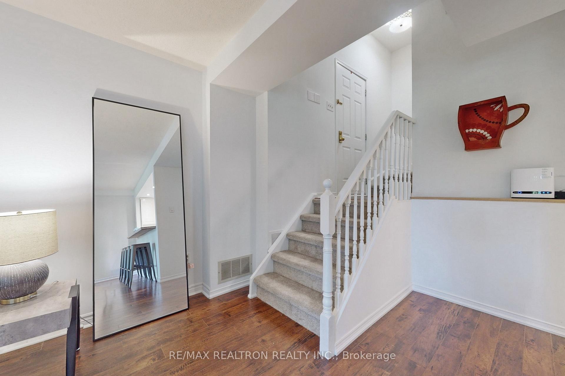 Photo 17 of Unit 4, 100 Arbors Lane, Vaughan, West Woodbridge — HOMEH