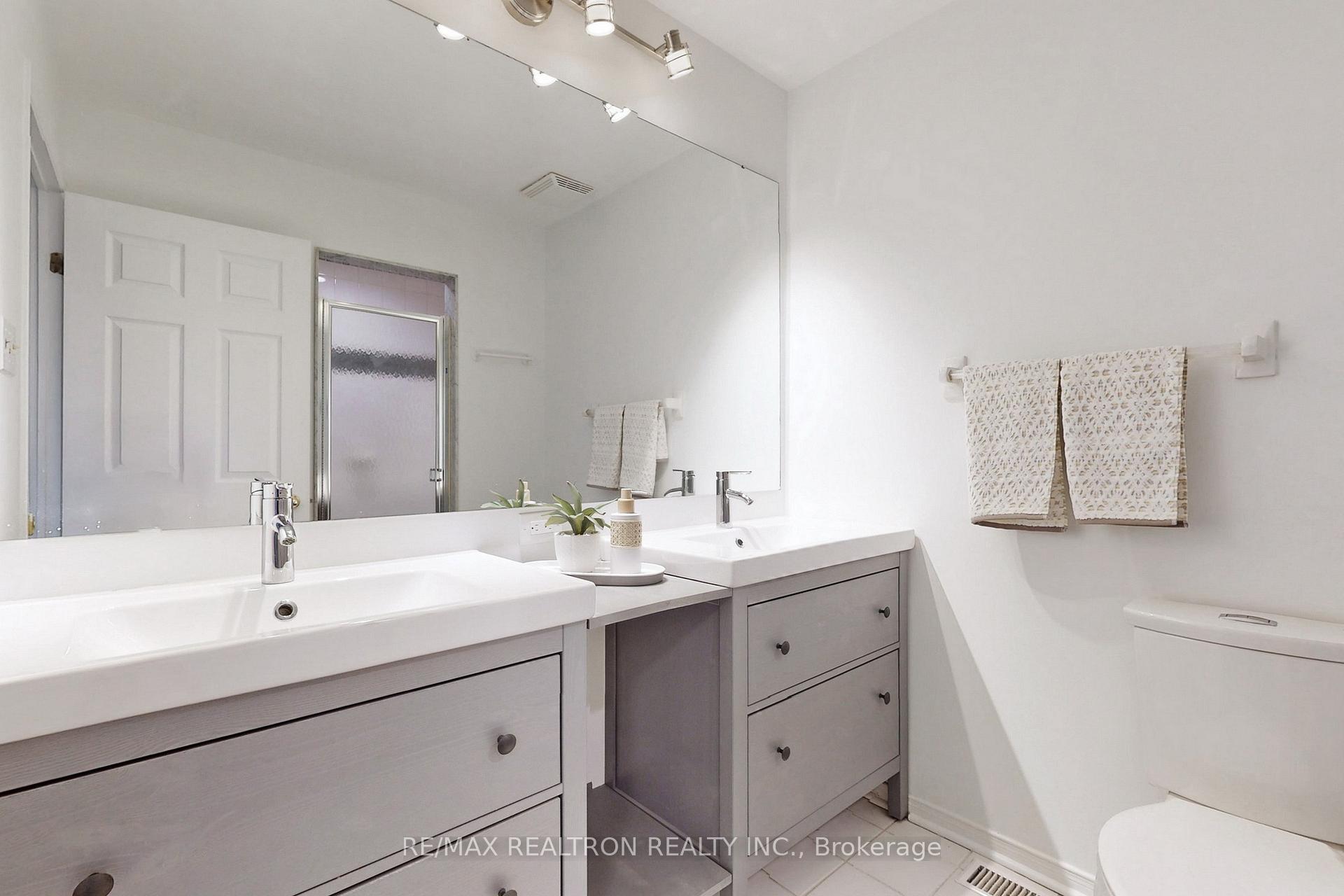 Photo 30 of Unit 4, 100 Arbors Lane, Vaughan, West Woodbridge — HOMEH
