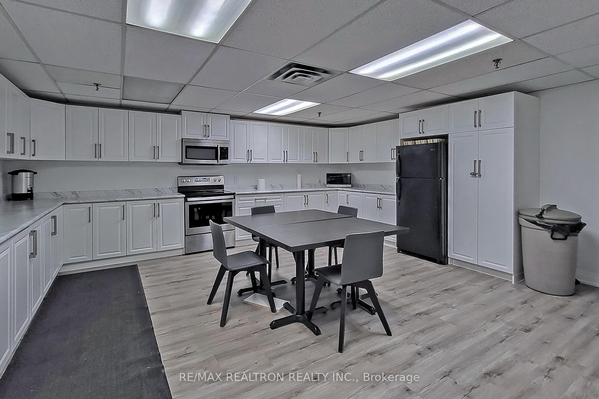 Photo 39 of Unit 4, 100 Arbors Lane, Vaughan, West Woodbridge — HOMEH