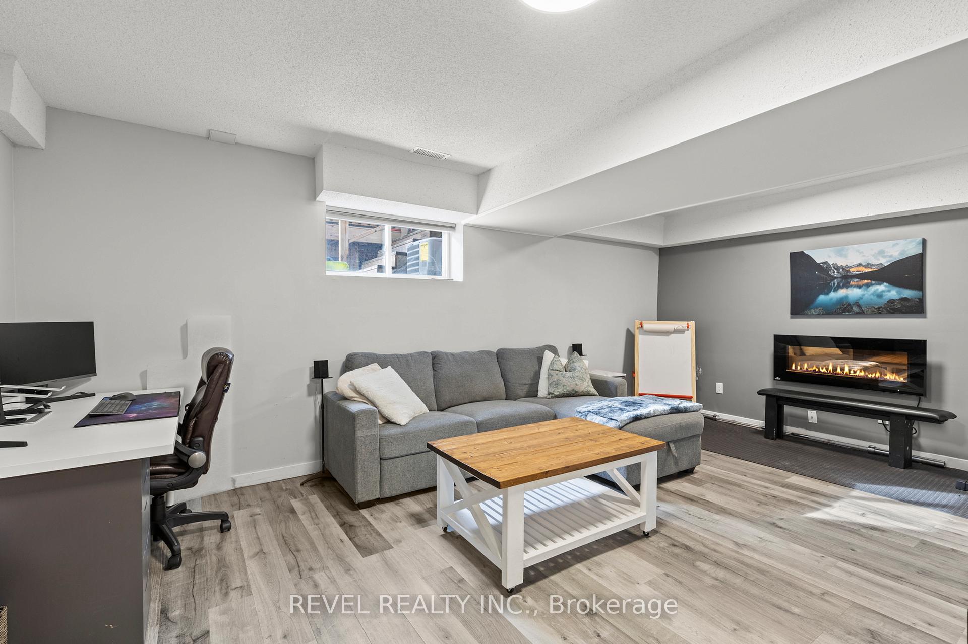 Photo 1 of 22 Fairhaven Drive, Hamilton, Stoney Creek Mountain — HOMEH