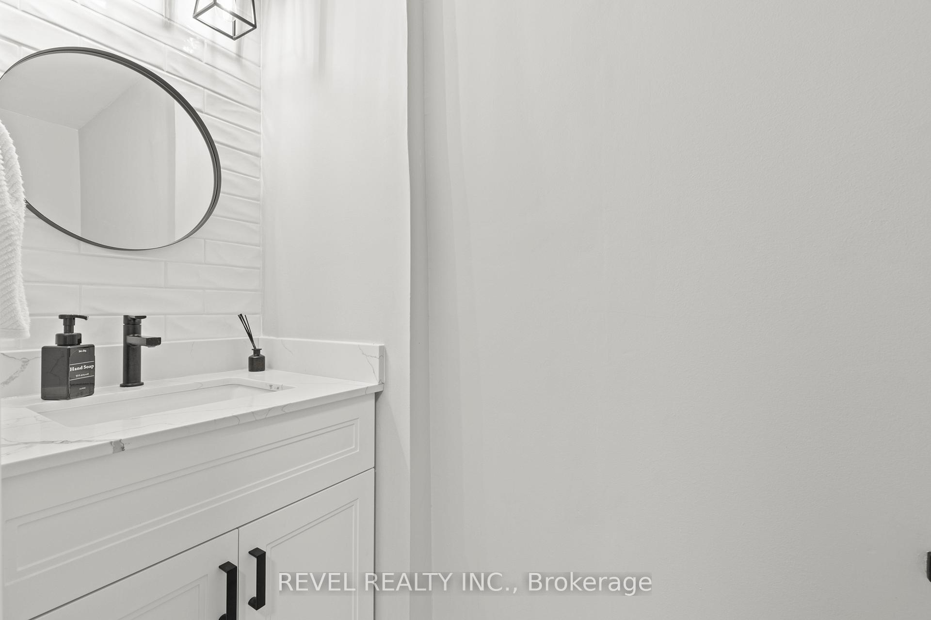 Photo 3 of 22 Fairhaven Drive, Hamilton, Stoney Creek Mountain — HOMEH