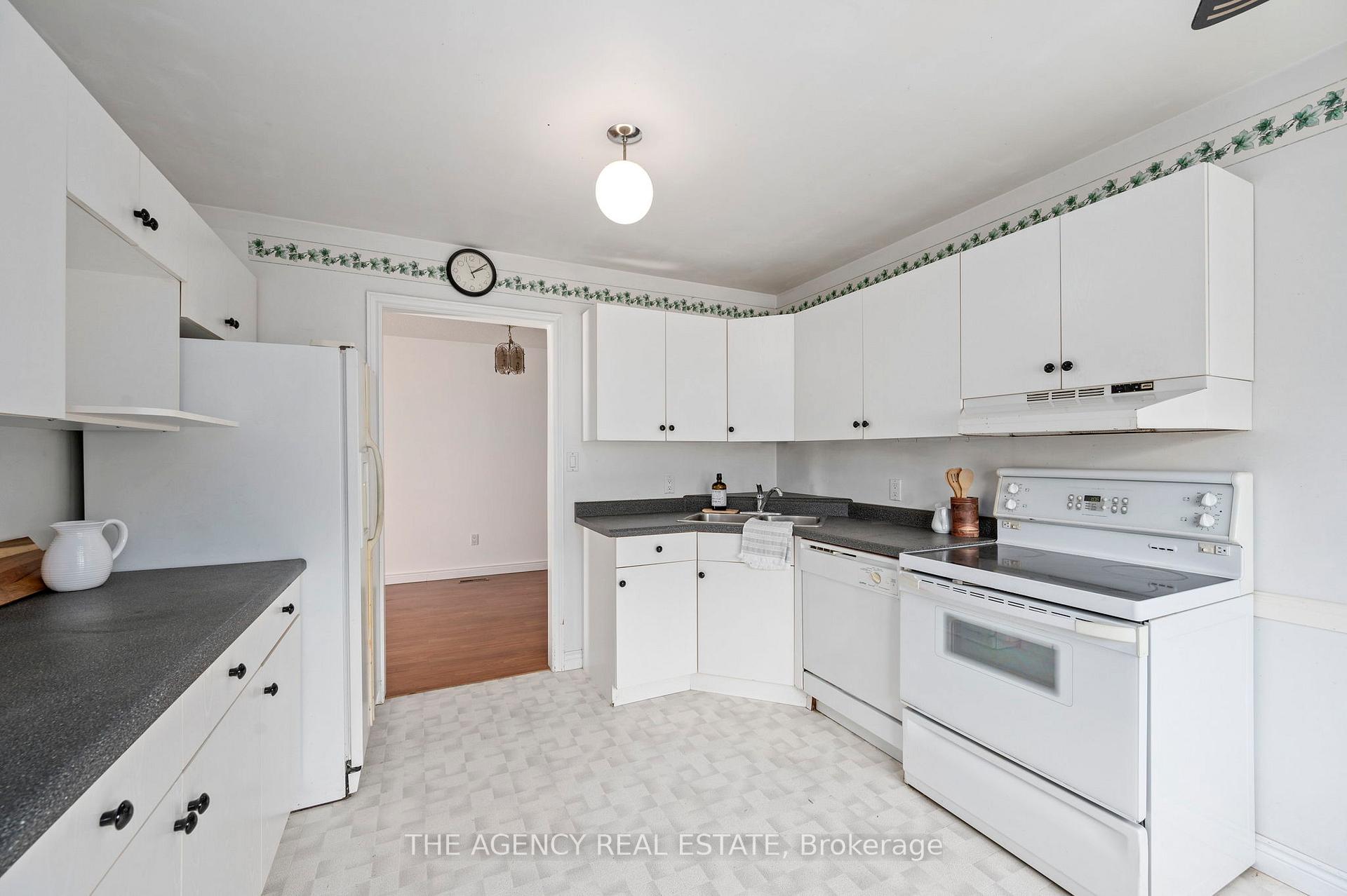 Photo 11 of 360 Highview Drive, St. Thomas — HOMEH