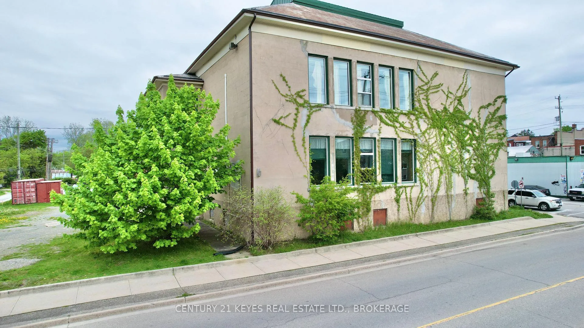 Photo 7 of 100 Garden Street, Gananoque — HOMEH