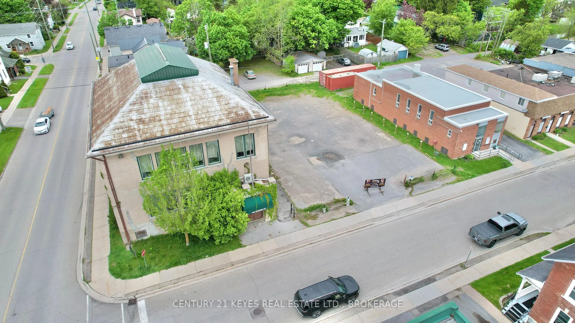 Photo 10 of 100 Garden Street, Gananoque — HOMEH
