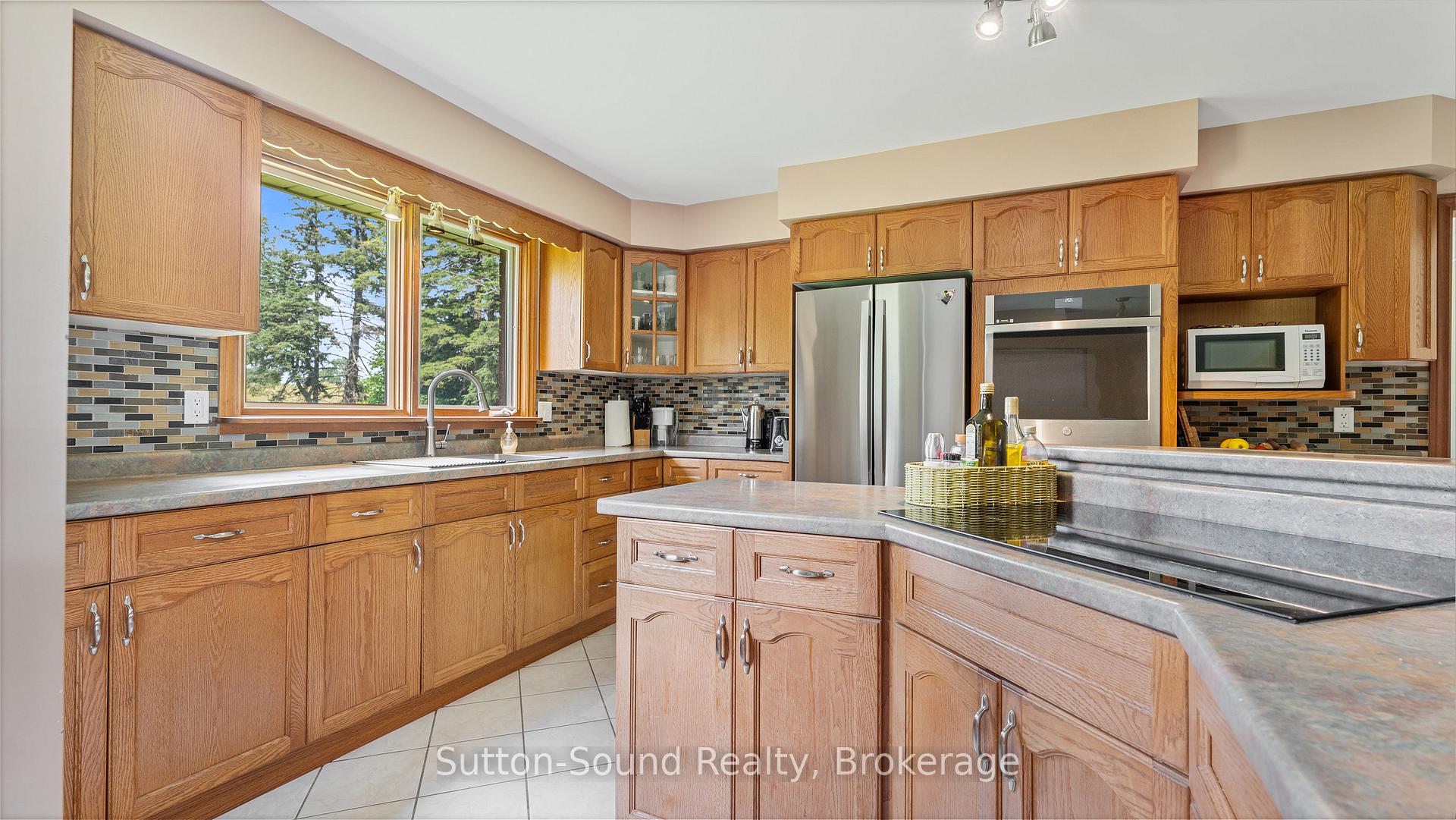 Photo 9 of 373 Scenic Drive, Brant, South Dumfries — HOMEH