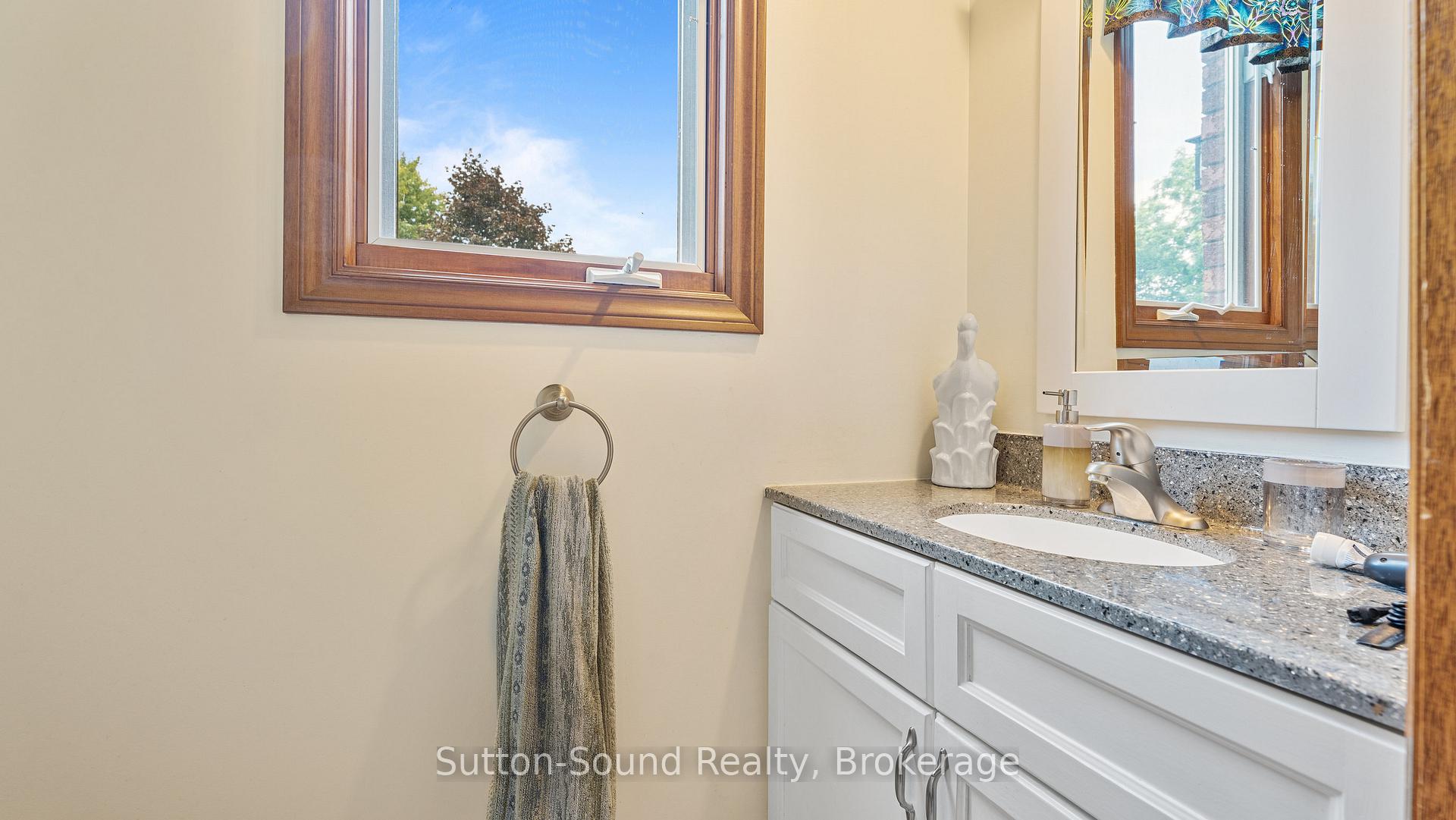 Photo 17 of 373 Scenic Drive, Brant, South Dumfries — HOMEH