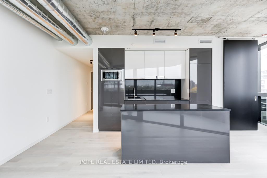 Photo 4 of Unit 811, 21 Lawren Harris Square, Toronto, Waterfront Communities — HOMEH