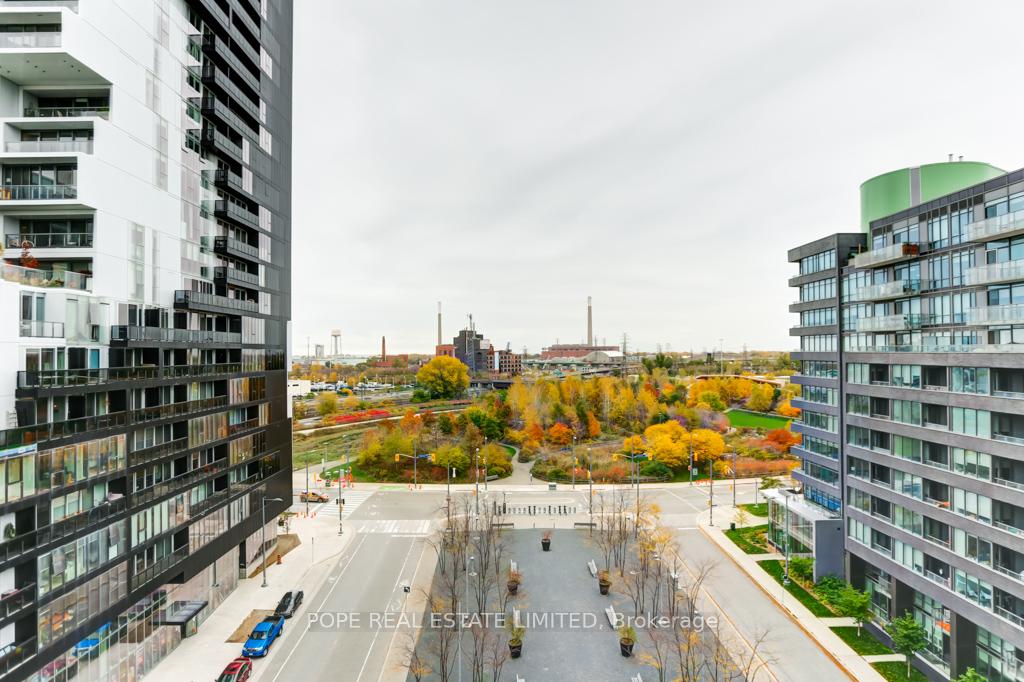 Photo 13 of Unit 811, 21 Lawren Harris Square, Toronto, Waterfront Communities — HOMEH