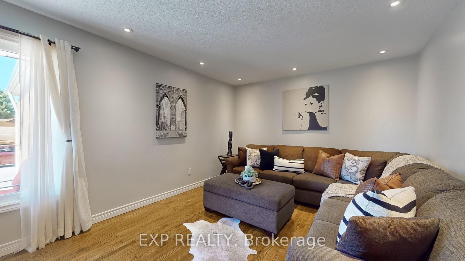 Photo 10 of 48 Large Crescent, Ajax, Central West — HOMEH