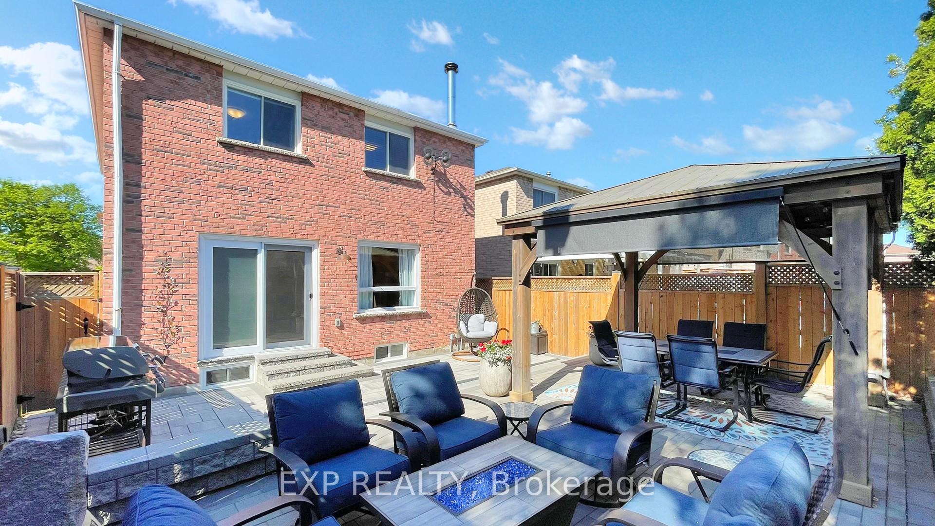 Photo 26 of 48 Large Crescent, Ajax, Central West — HOMEH