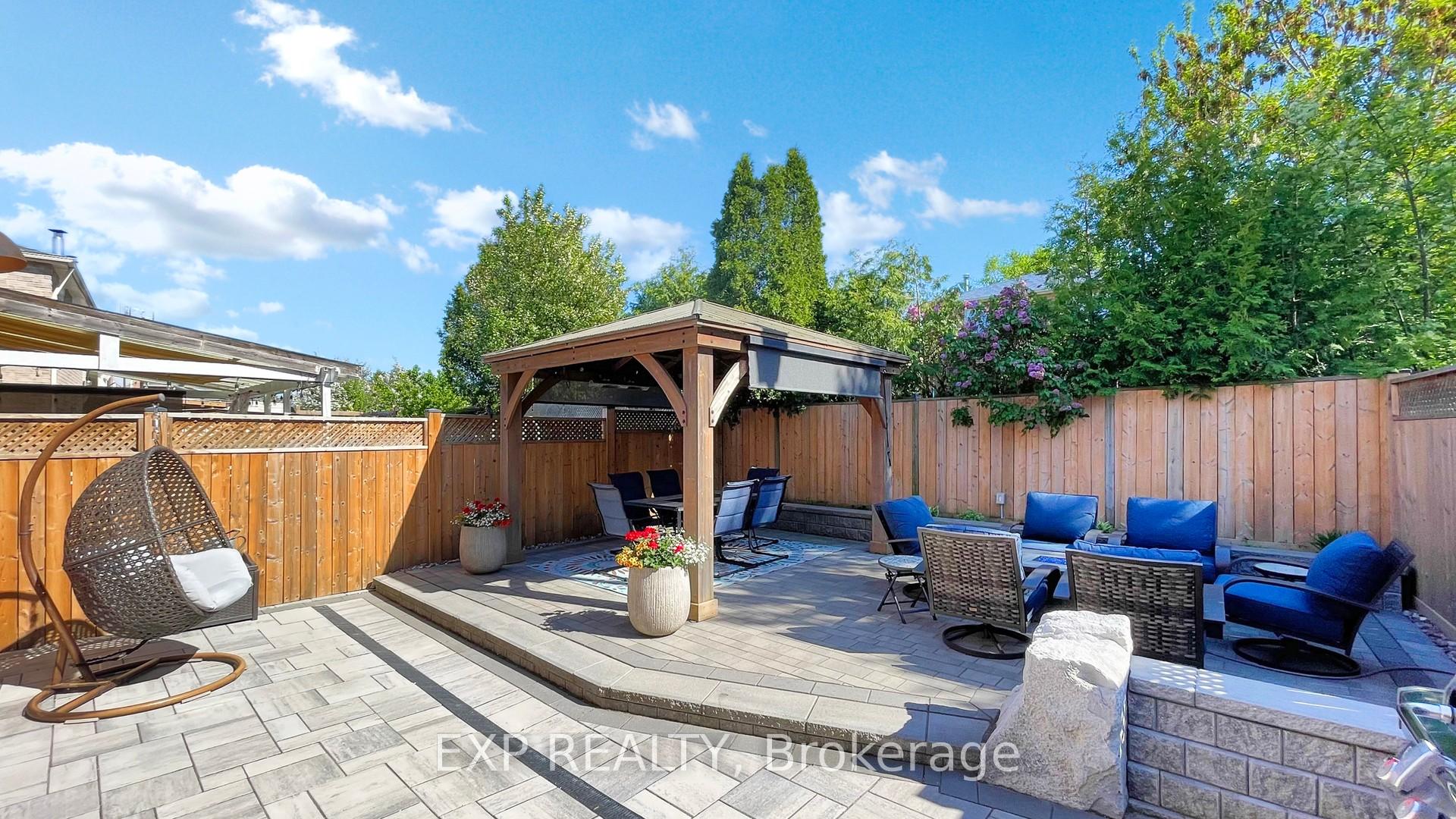 Photo 24 of 48 Large Crescent, Ajax, Central West — HOMEH