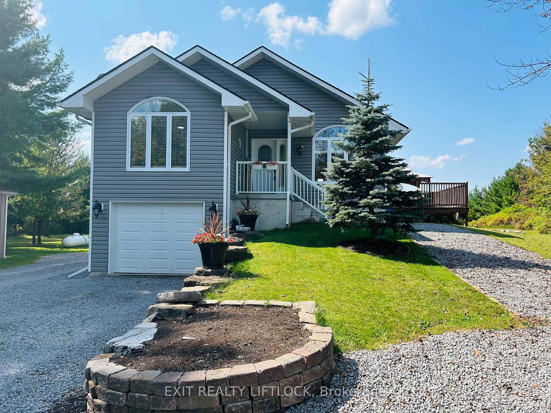 Front of 677 Golf Course Road