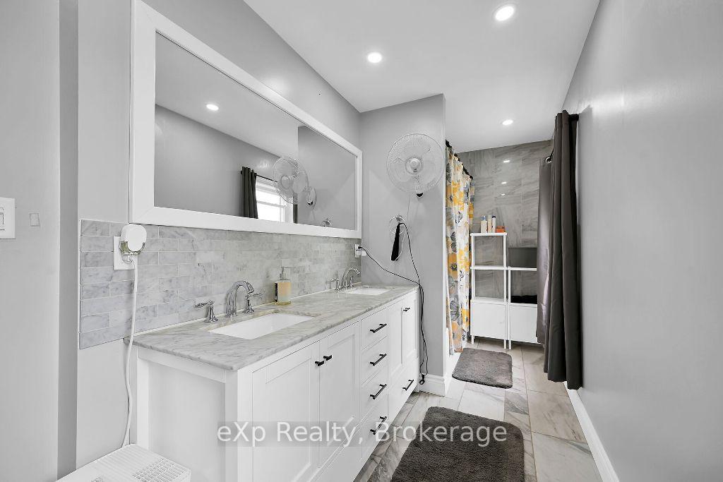 Photo 10 of 169 Connaught Avenue N, Hamilton, Gibson — HOMEH