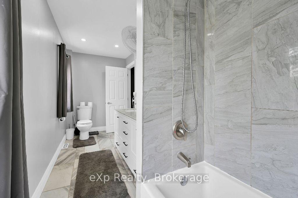 Photo 11 of 169 Connaught Avenue N, Hamilton, Gibson — HOMEH