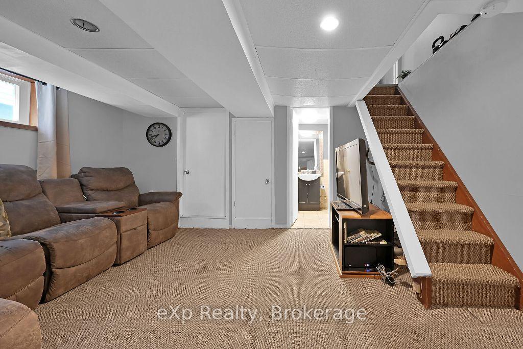 Photo 12 of 169 Connaught Avenue N, Hamilton, Gibson — HOMEH
