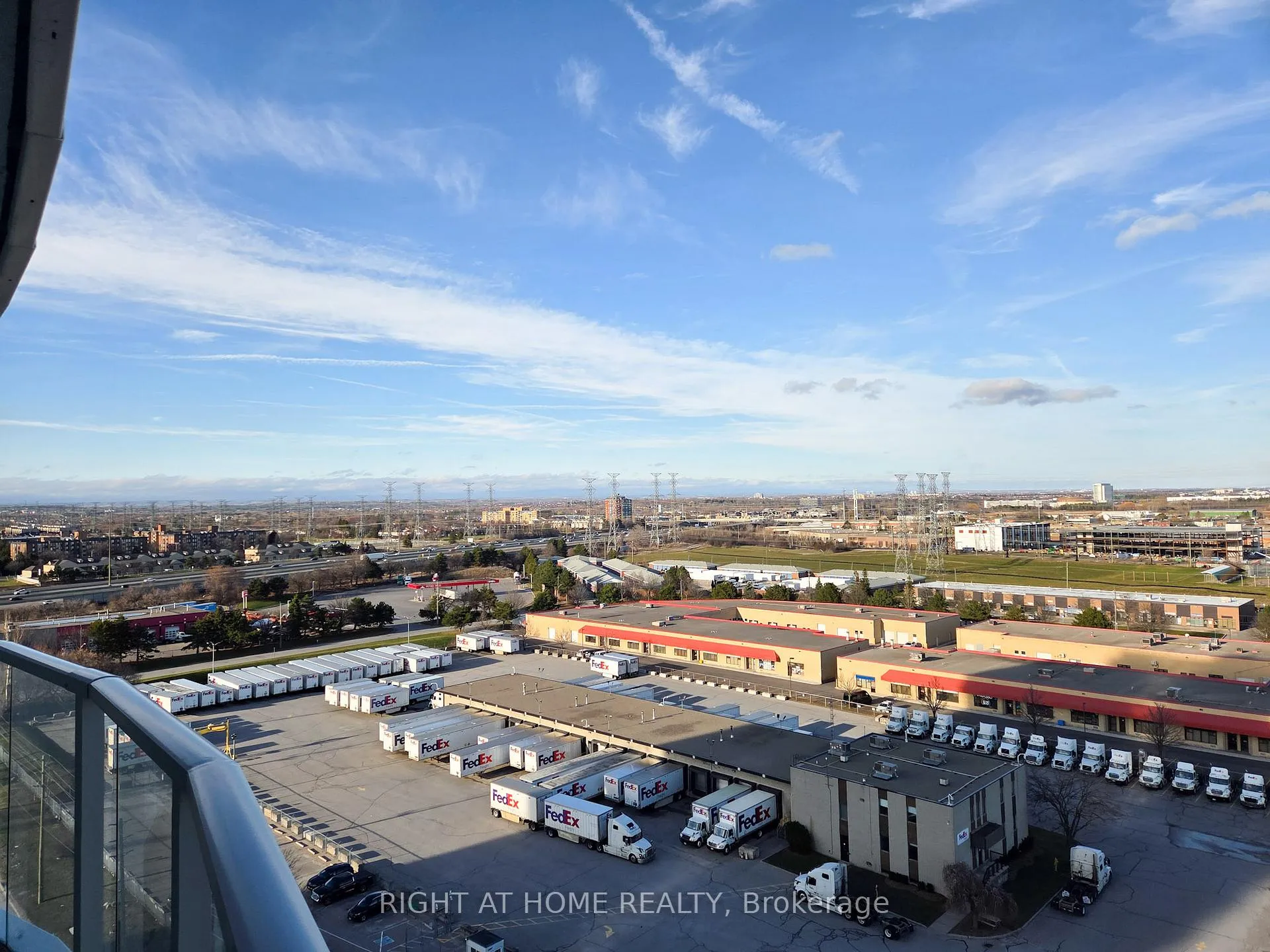 Photo 5 of Unit 1303, 1010 Sandy Beach Road, Pickering, Bay Ridges — HOMEH