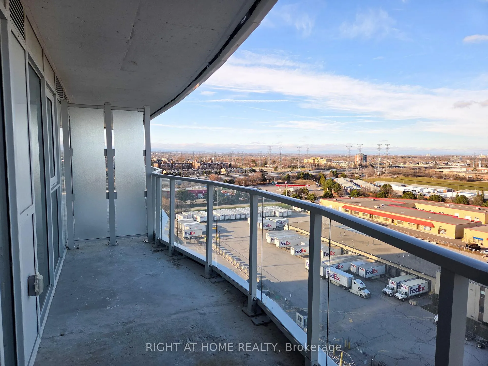 Photo 6 of Unit 1303, 1010 Sandy Beach Road, Pickering, Bay Ridges — HOMEH