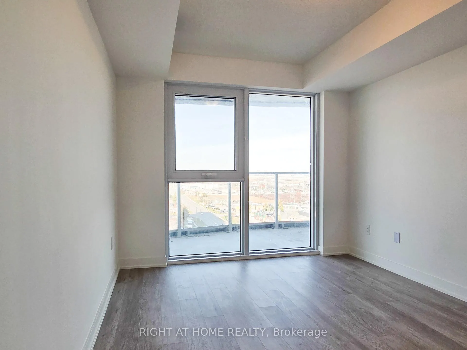 Photo 14 of Unit 1303, 1010 Sandy Beach Road, Pickering, Bay Ridges — HOMEH