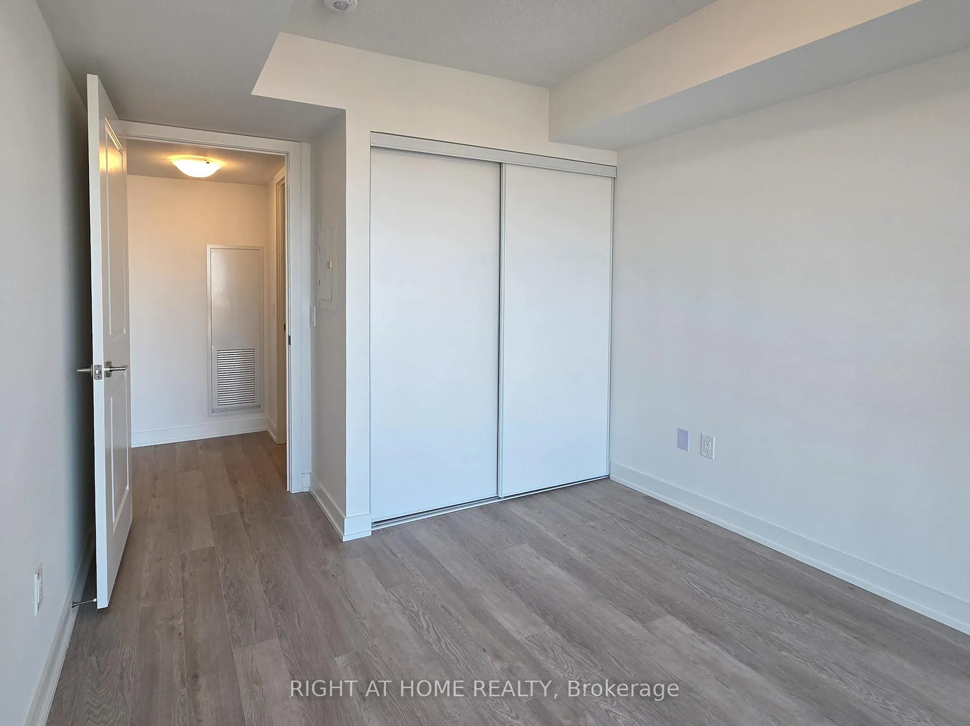 Photo 15 of Unit 1303, 1010 Sandy Beach Road, Pickering, Bay Ridges — HOMEH