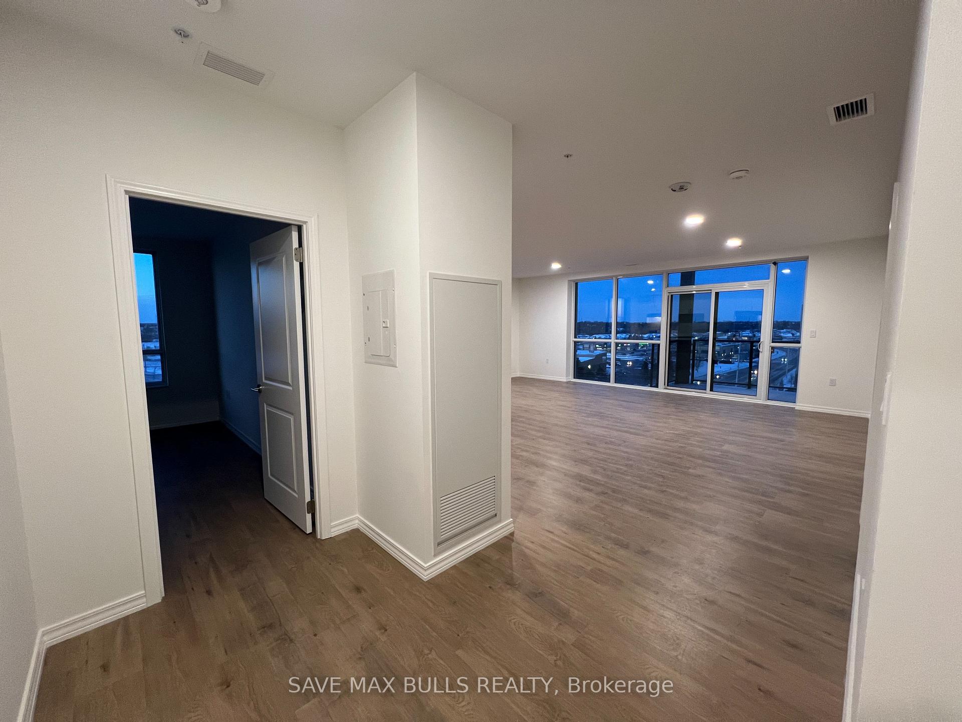 Photo 2 of Unit 604, 1098 Paisley Road, Guelph, Willow West/Sugarbush/West Acres — HOMEH
