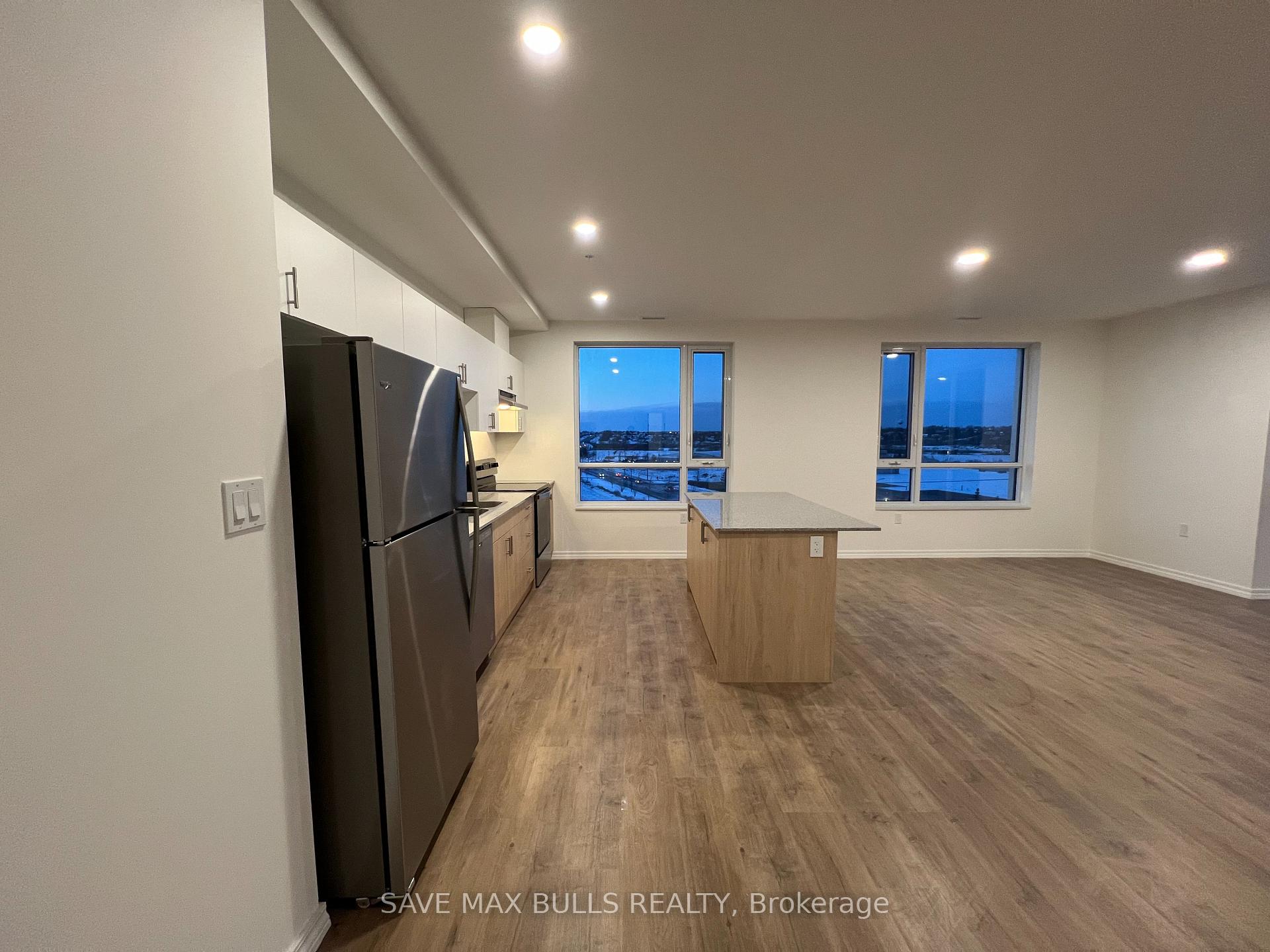 Photo 6 of Unit 604, 1098 Paisley Road, Guelph, Willow West/Sugarbush/West Acres — HOMEH