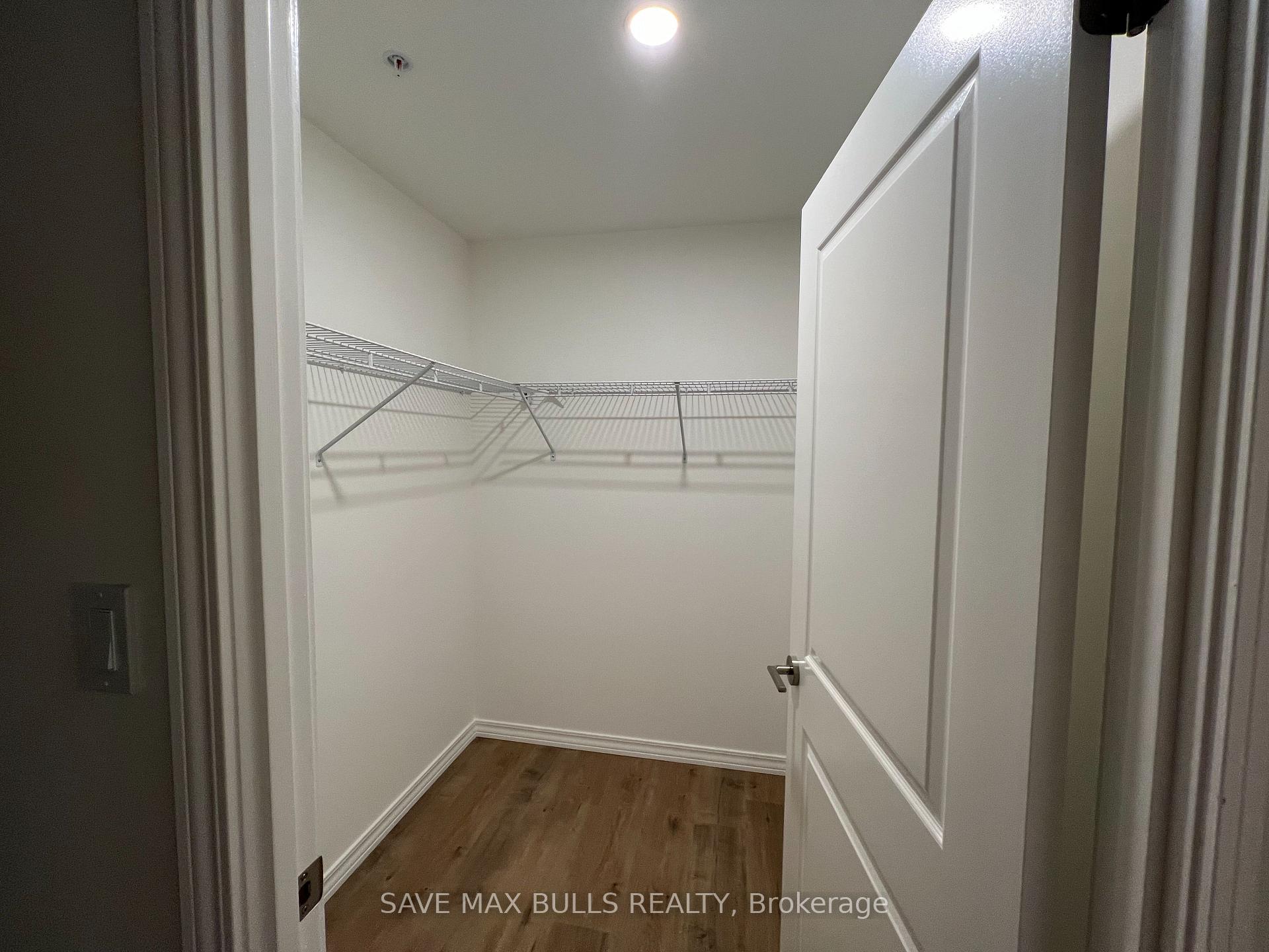 Photo 8 of Unit 604, 1098 Paisley Road, Guelph, Willow West/Sugarbush/West Acres — HOMEH