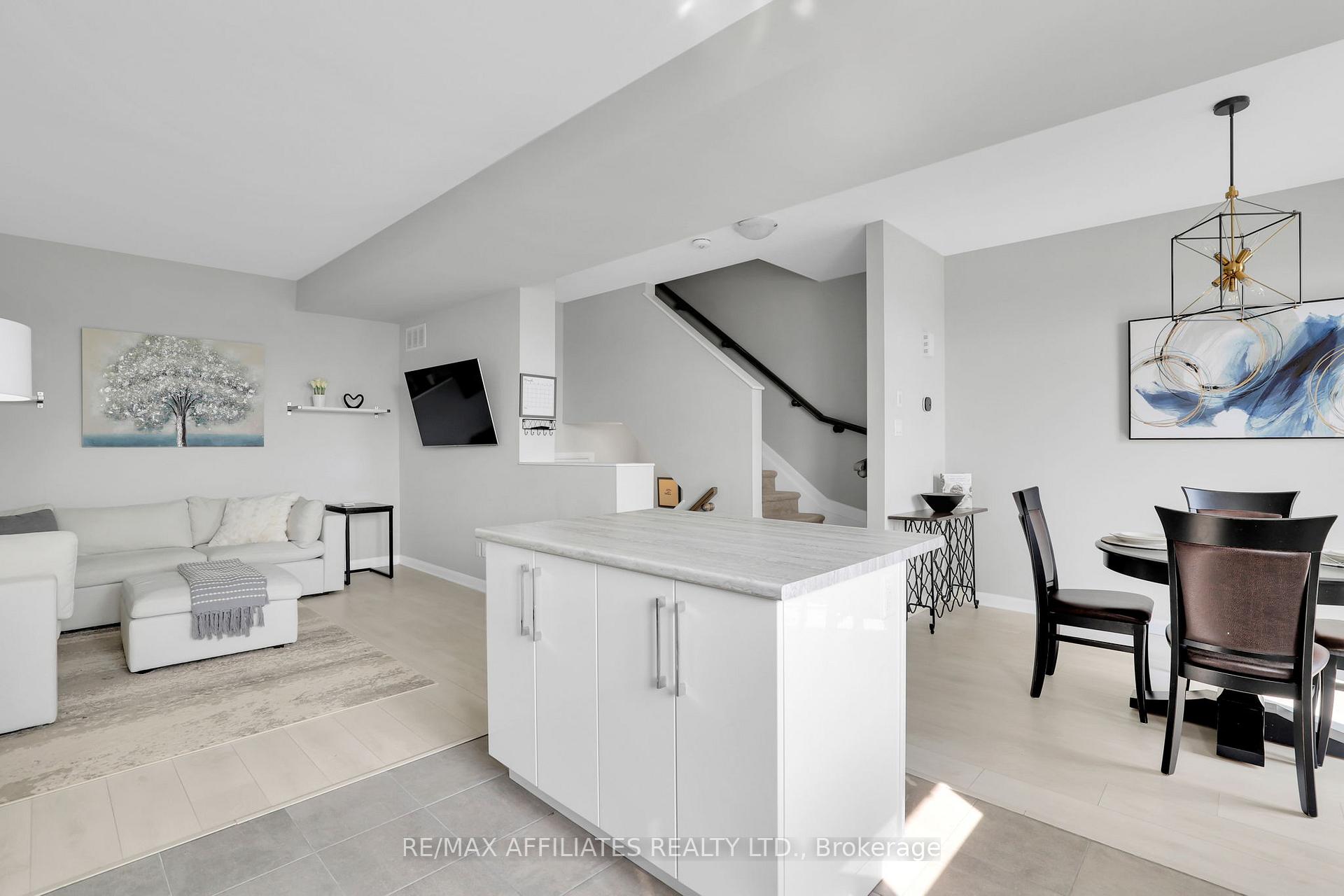 Photo 3 of 217 Liebe Terrace, Ottawa, Barrhaven - Heritage Park — HOMEH