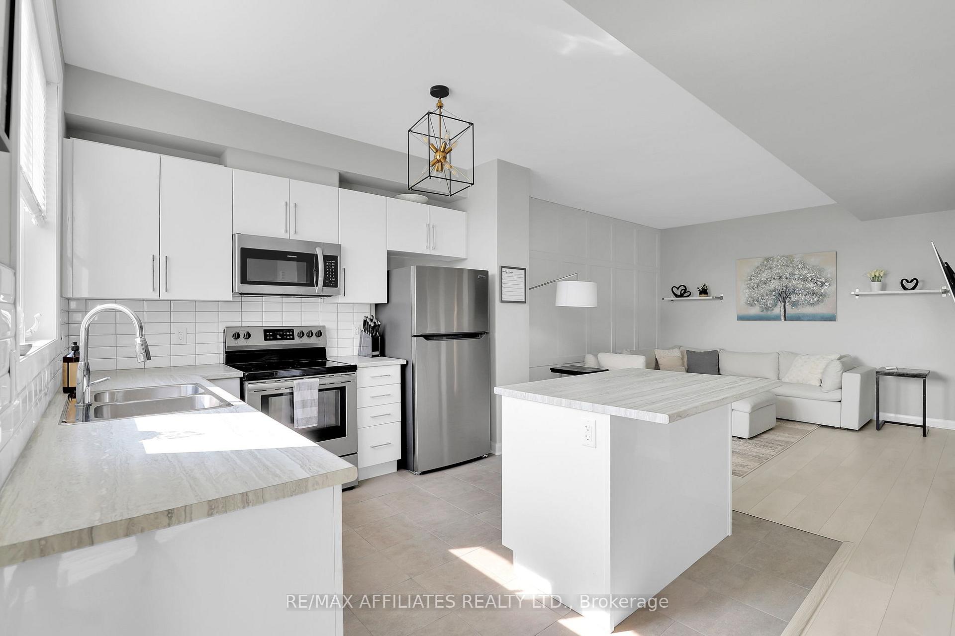 Photo 11 of 217 Liebe Terrace, Ottawa, Barrhaven - Heritage Park — HOMEH