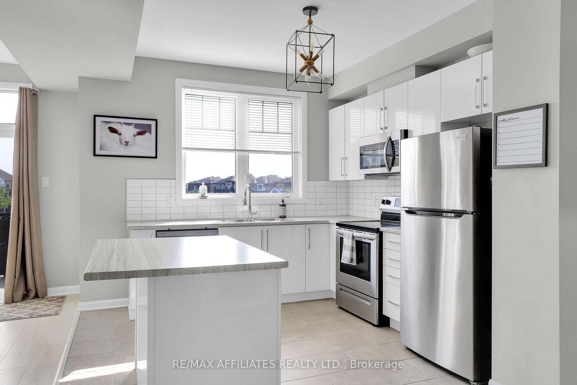 Photo 14 of 217 Liebe Terrace, Ottawa, Barrhaven - Heritage Park — HOMEH