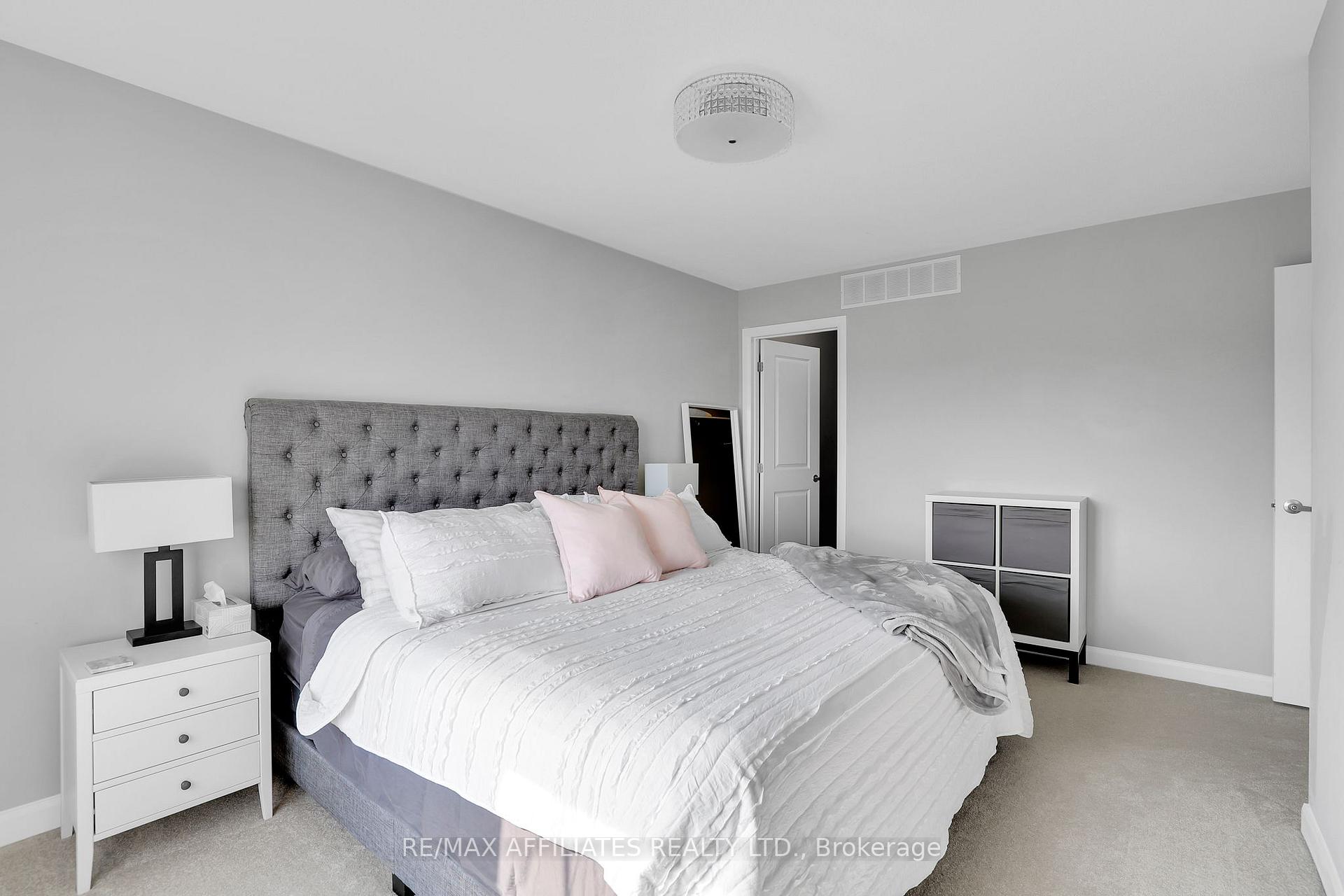 Photo 21 of 217 Liebe Terrace, Ottawa, Barrhaven - Heritage Park — HOMEH