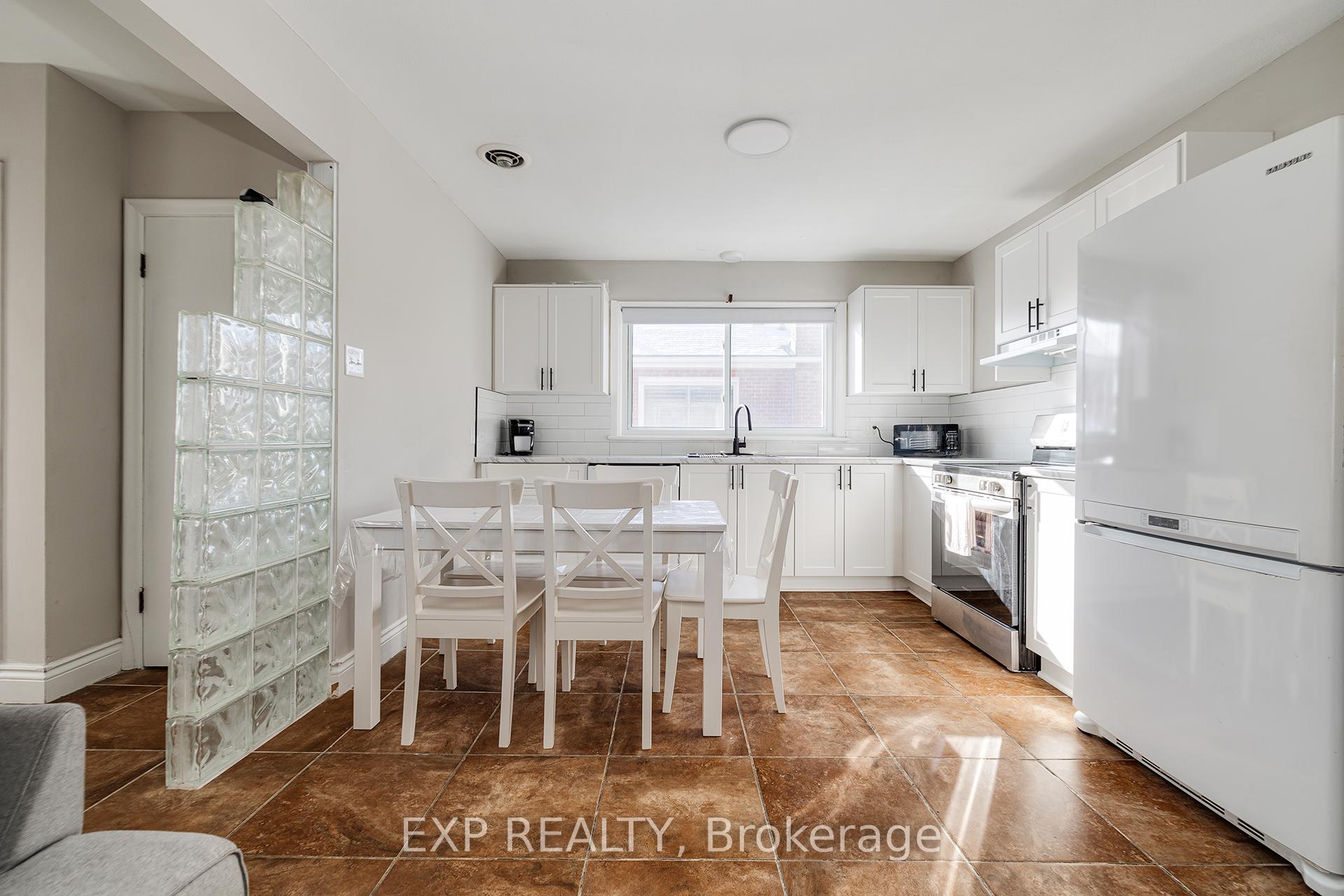Photo 4 of 22 East 39th Street, Hamilton, Raleigh — HOMEH