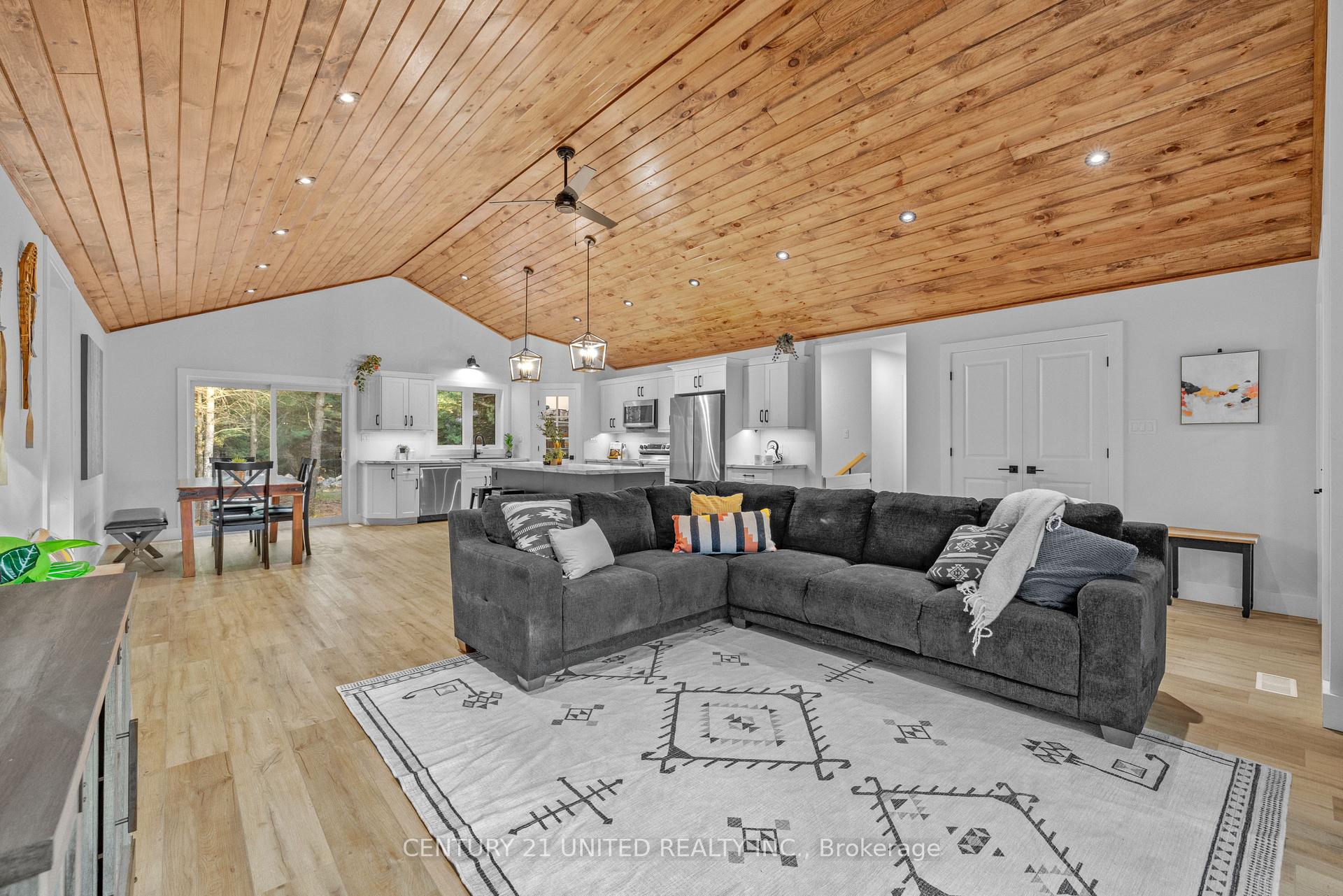 Photo 6 of 2135 Sixth Line Road N Dummer, Douro-Dummer — HOMEH