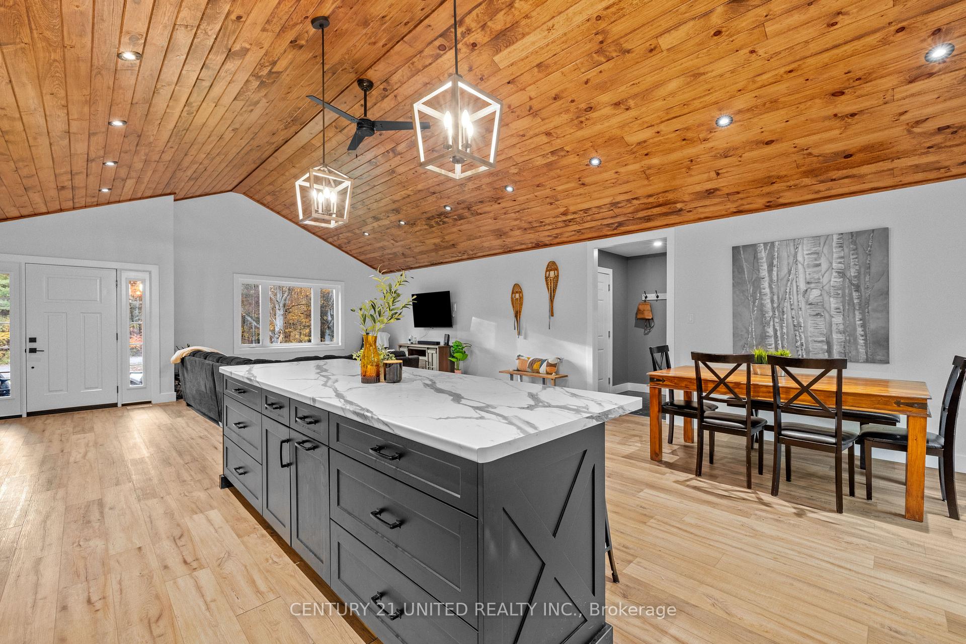 Photo 8 of 2135 Sixth Line Road N Dummer, Douro-Dummer — HOMEH