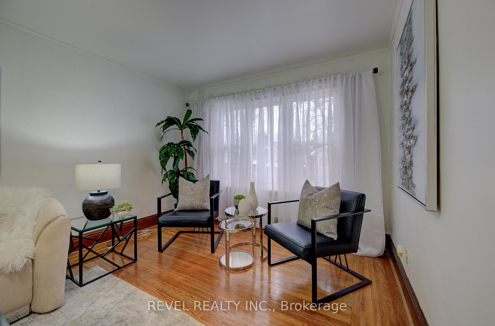 Photo 5 of 274 Park Row S, Hamilton, Delta — HOMEH