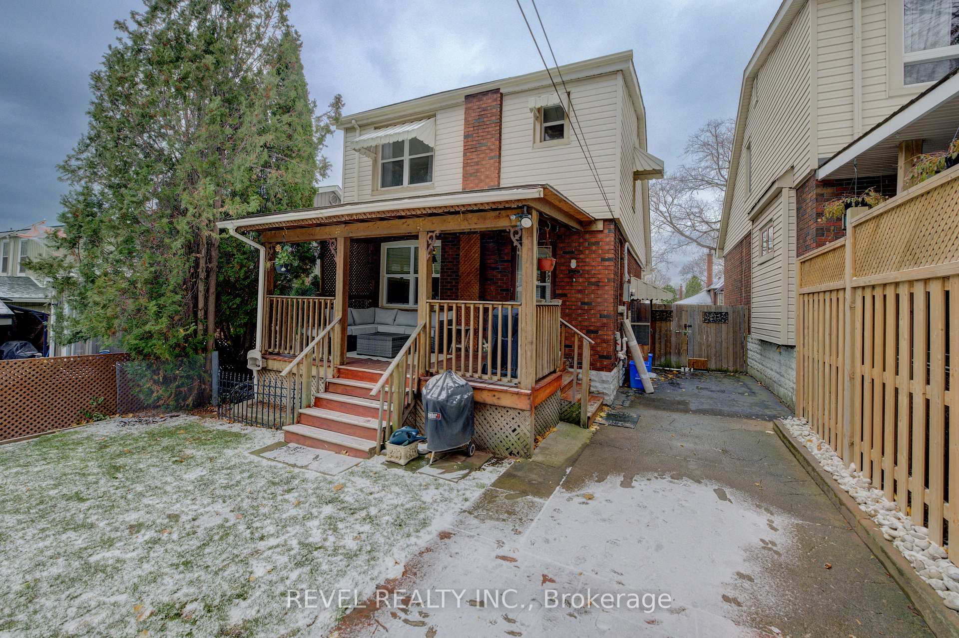 Photo 31 of 274 Park Row S, Hamilton, Delta — HOMEH