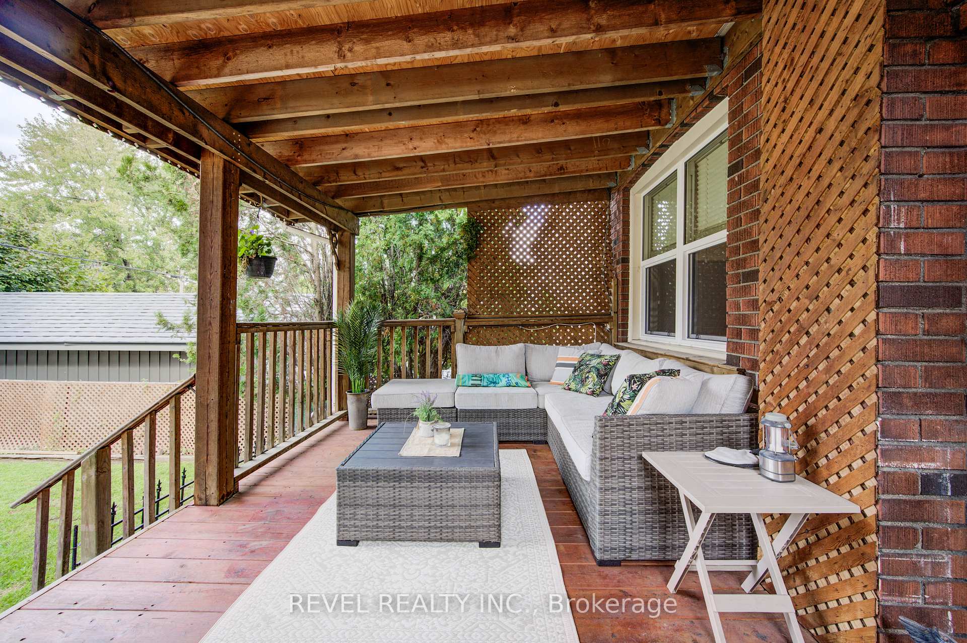 Photo 32 of 274 Park Row S, Hamilton, Delta — HOMEH