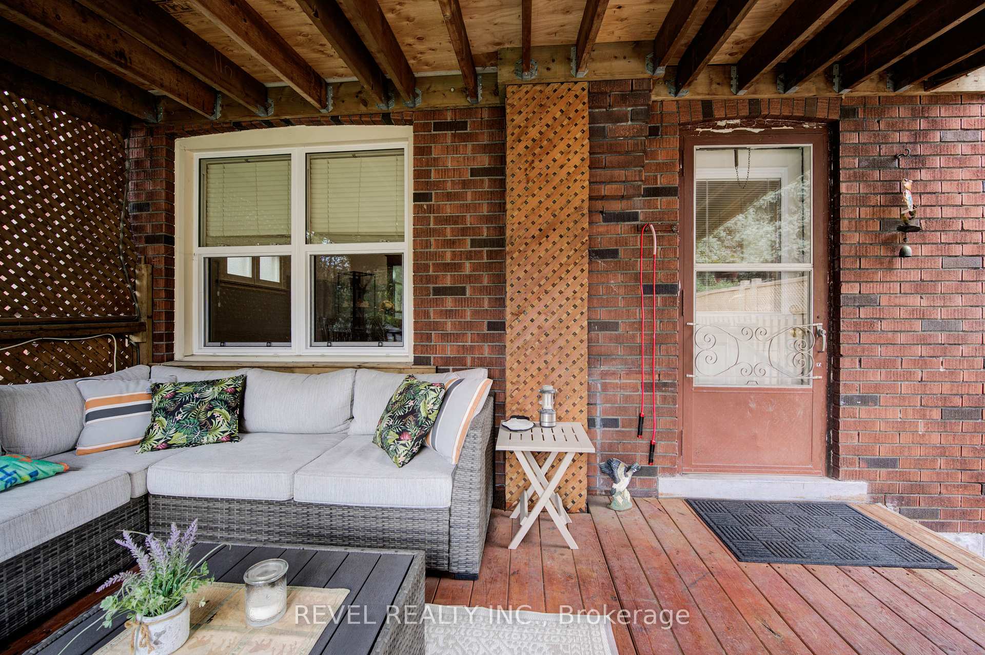 Photo 33 of 274 Park Row S, Hamilton, Delta — HOMEH