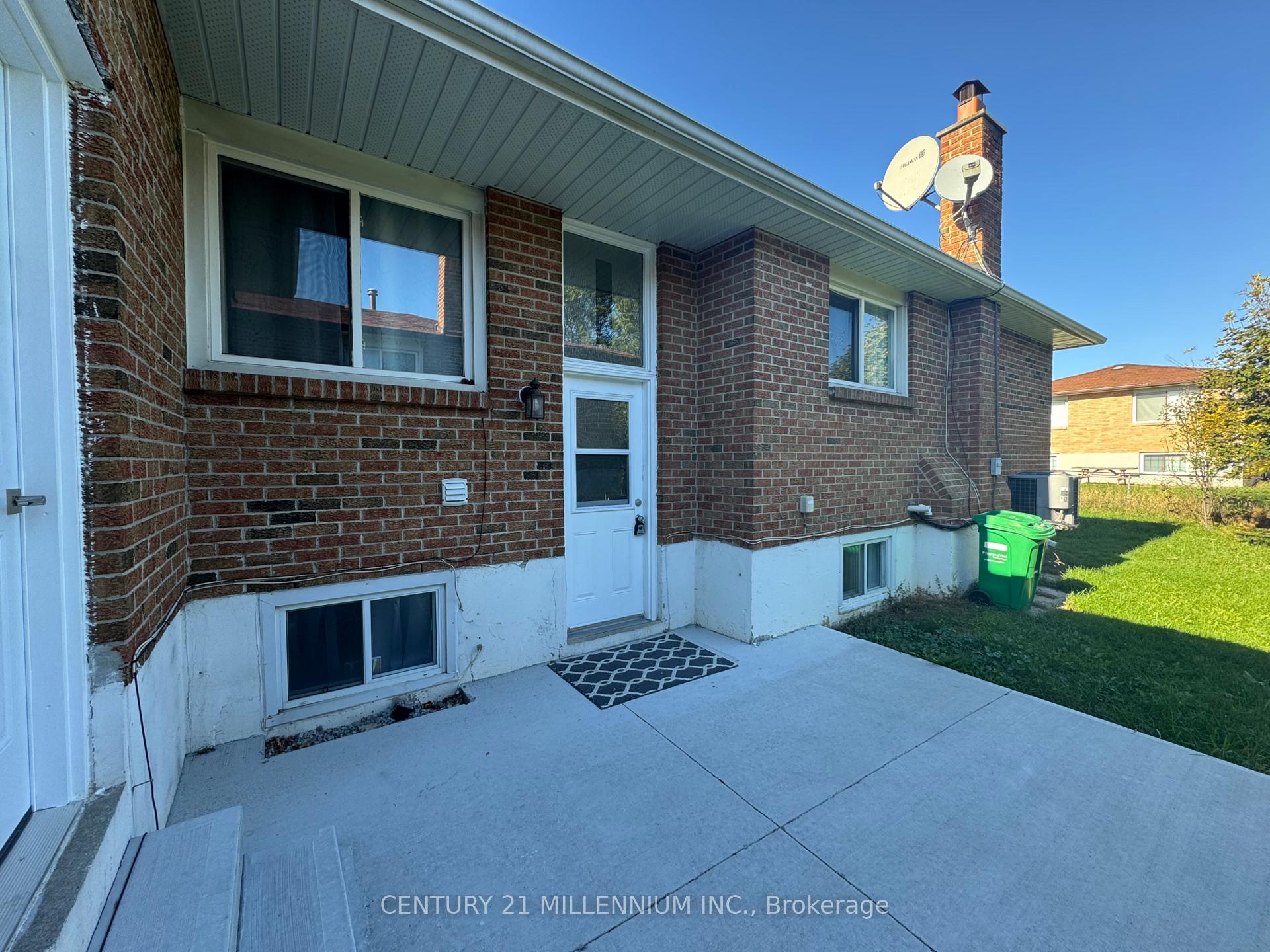 Photo 2 of Unit Lower, 149 Manitou Crescent, Brampton, Central Park — HOMEH