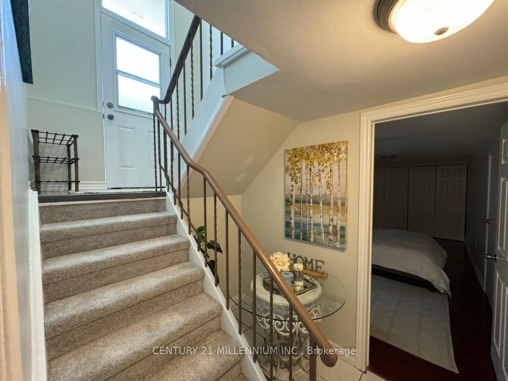 Photo 4 of Unit Lower, 149 Manitou Crescent, Brampton, Central Park — HOMEH