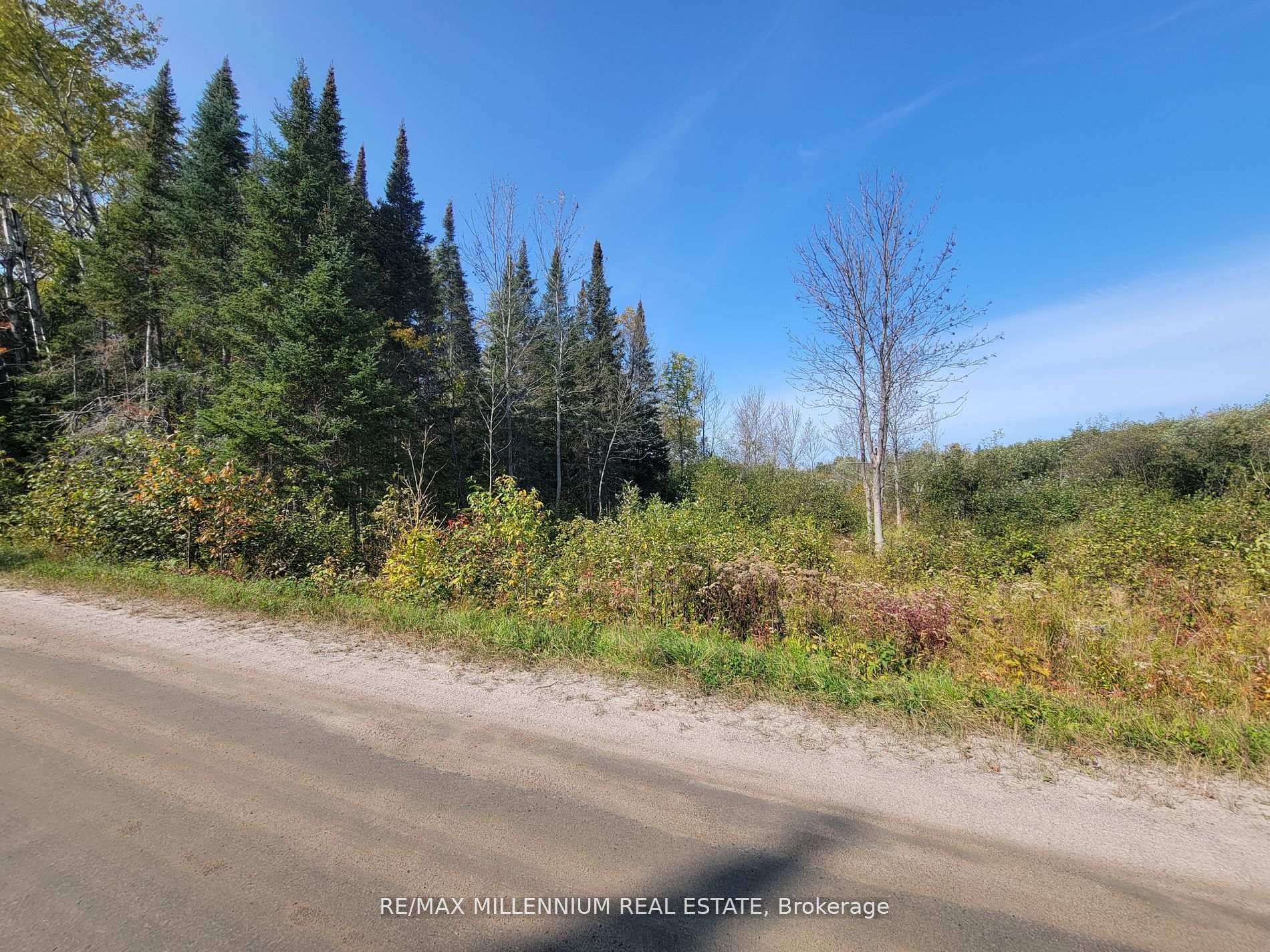 Photo 3 of 237 Victoria Street, Magnetawan — HOMEH