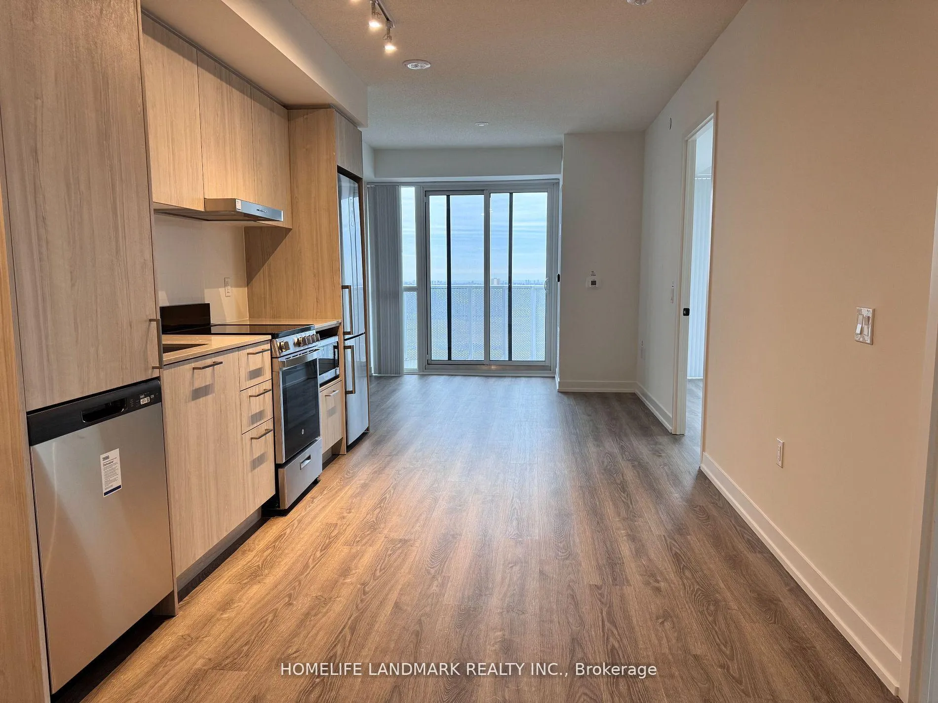 Photo 3 of Unit 3306, 195 Commerce Street, Vaughan, Vaughan Corporate Centre — HOMEH