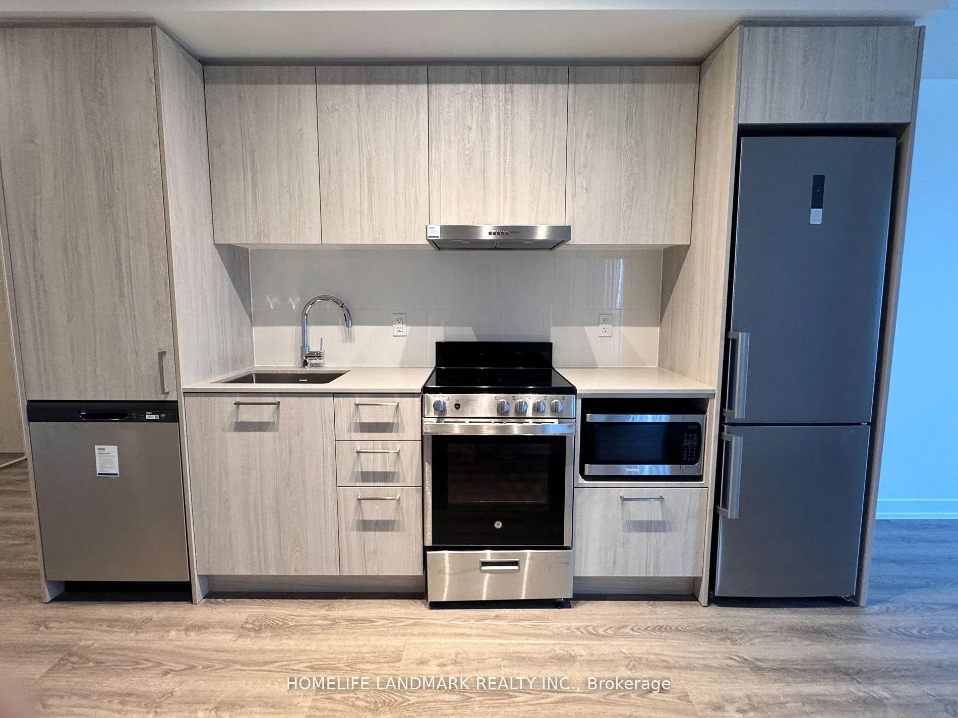 Photo 4 of Unit 3306, 195 Commerce Street, Vaughan, Vaughan Corporate Centre — HOMEH