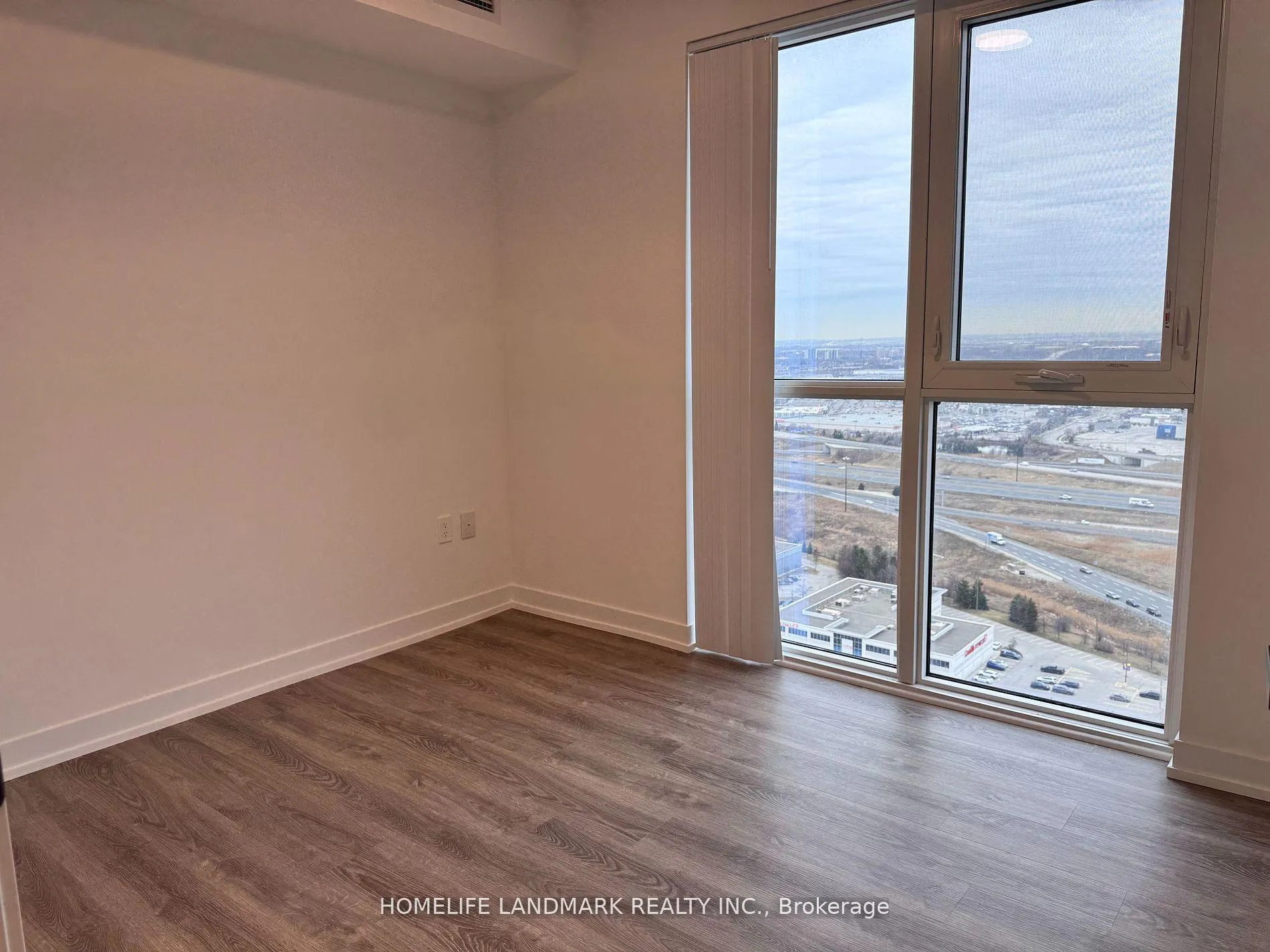 Photo 6 of Unit 3306, 195 Commerce Street, Vaughan, Vaughan Corporate Centre — HOMEH