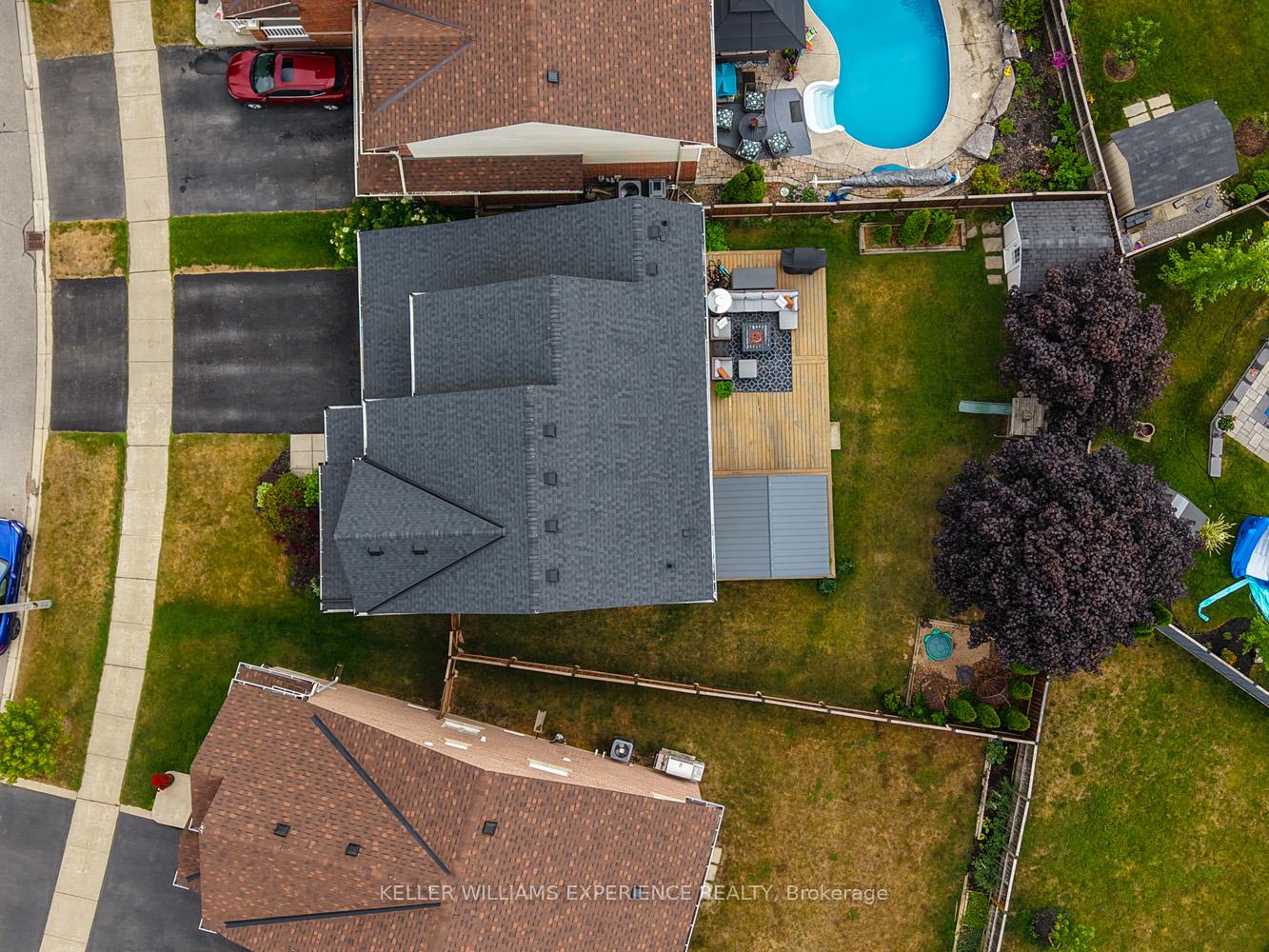 Photo 3 of 13 Counsellor Terrace, Barrie, Innis-Shore — HOMEH