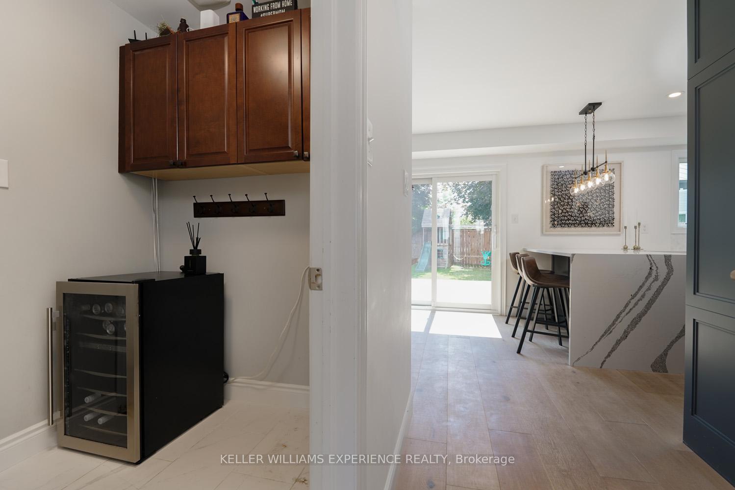 Photo 9 of 13 Counsellor Terrace, Barrie, Innis-Shore — HOMEH