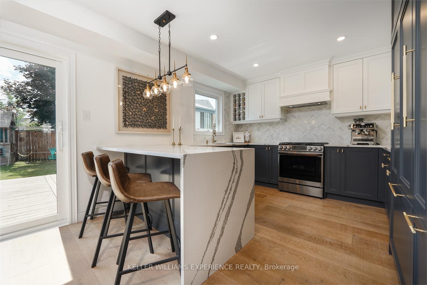 Photo 10 of 13 Counsellor Terrace, Barrie, Innis-Shore — HOMEH